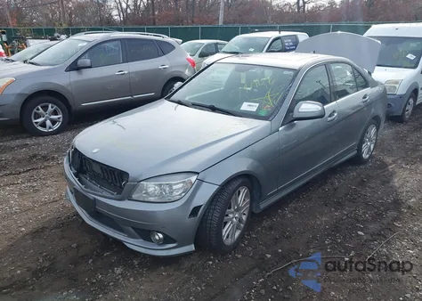 2009 Mercedes-Benz C 300 Luxury 4Matic/Sport 4Matic from USA, damaged, VIN WDDGF81X89R064695